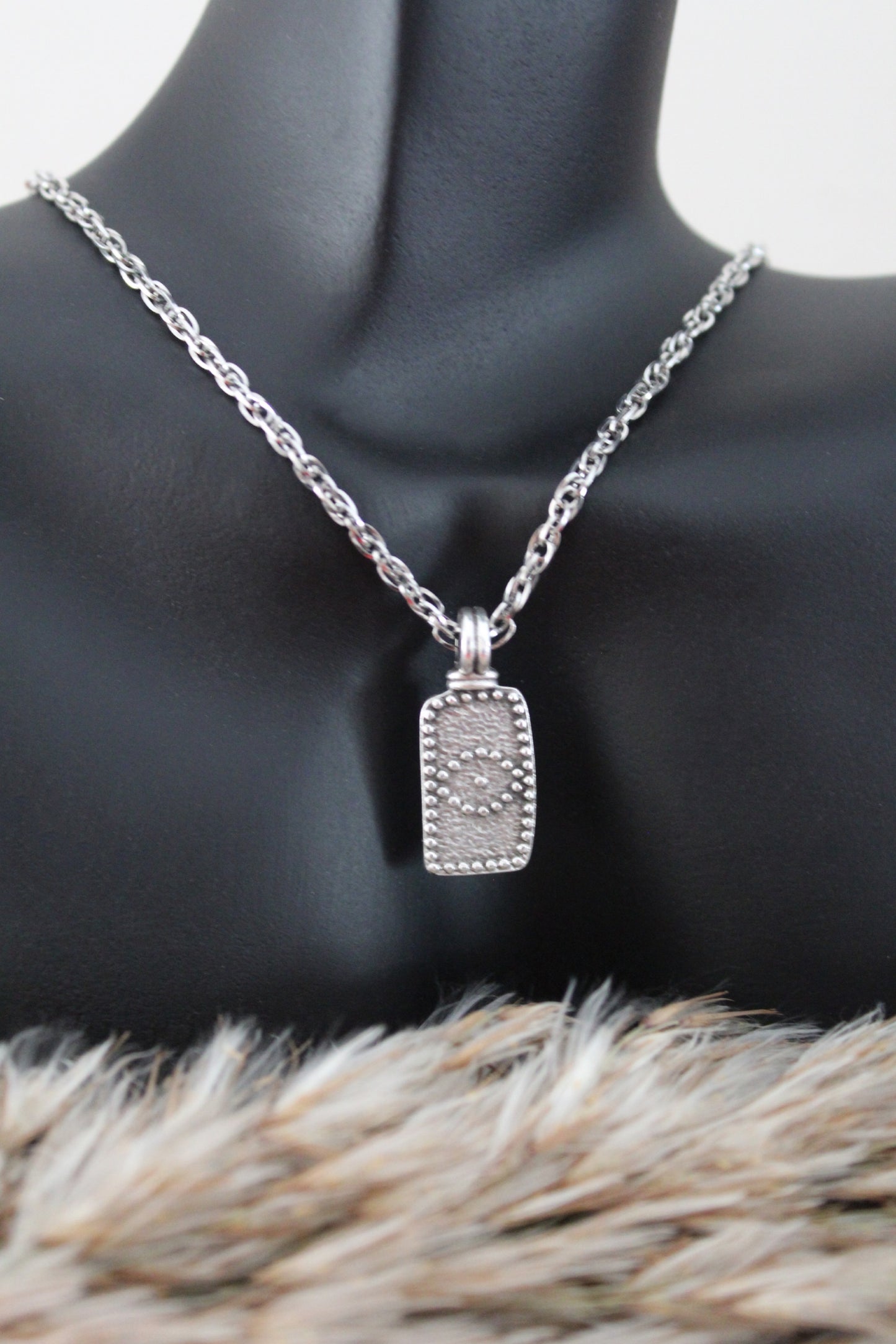Leyra Necklace