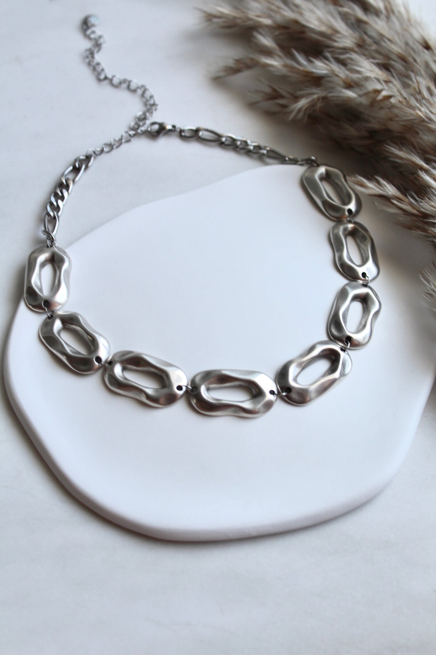 Mia Choker